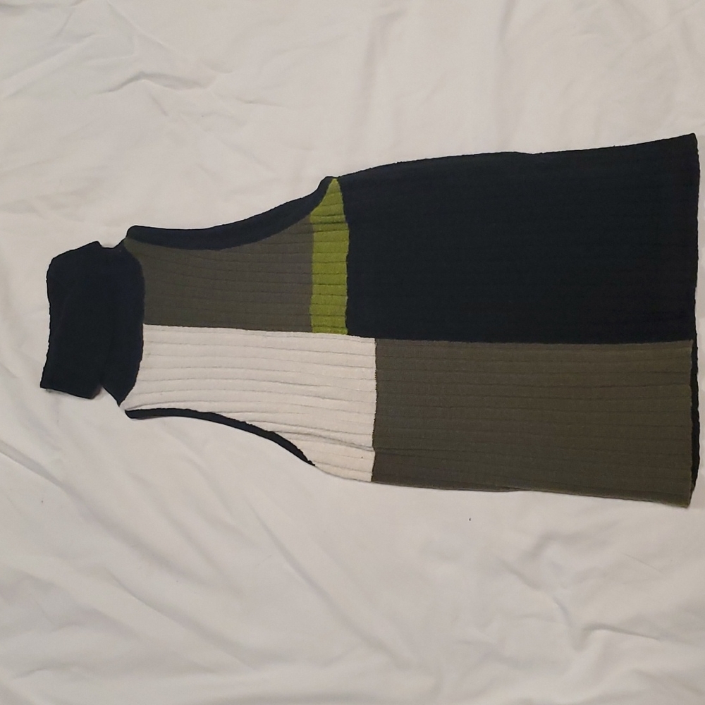 Vintage Bebe Color Back Size Small turtleneck green tank top